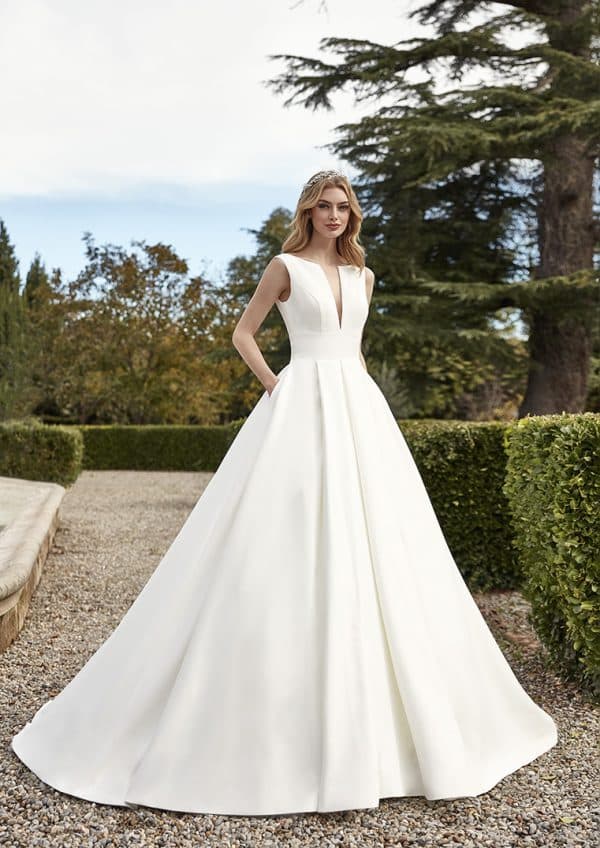 HALIOTIS wedding dress: San Patrick collection 2021 Paris Boutique