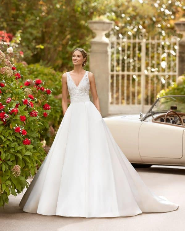 ISORA Wedding Dress Aire Barcelona Collection 2021| Paris