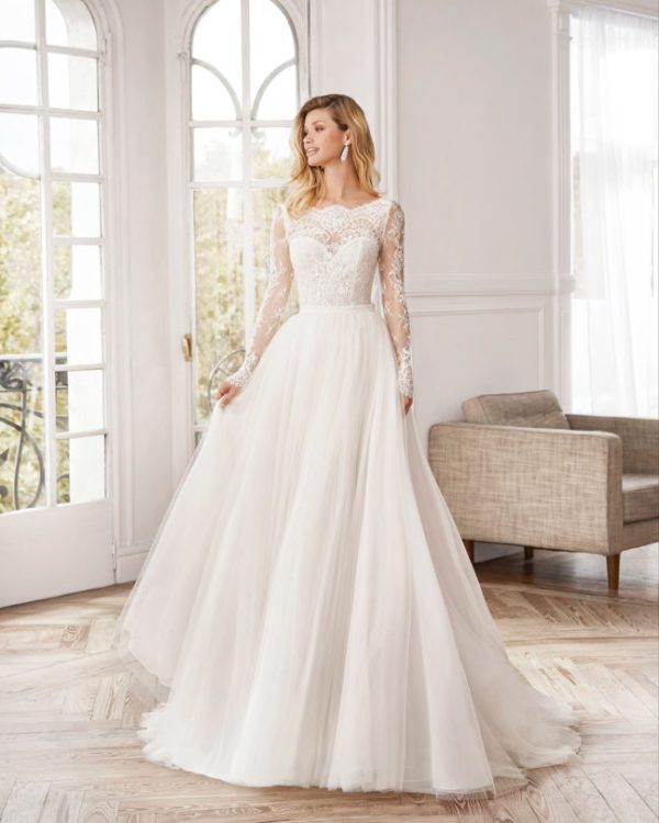 NONIA Wedding Dress Aire Barcelona Collection 2022| Paris