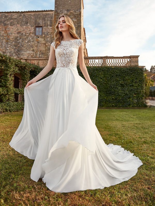 CONDAMINE wedding dress: San Patrick collection 2022 Paris Boutique
