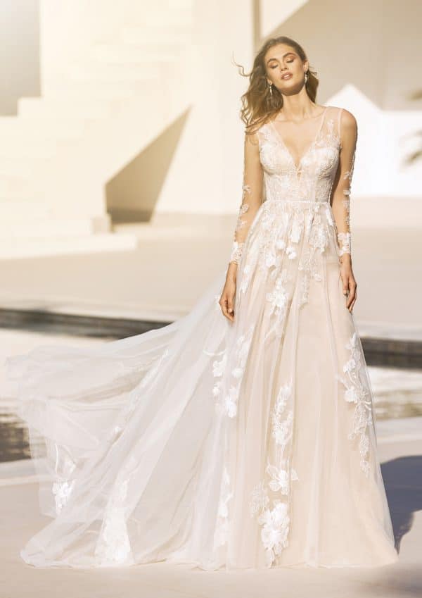 LIBERTY Wedding Dress Pronovias collection 2023 | Paris Boutique