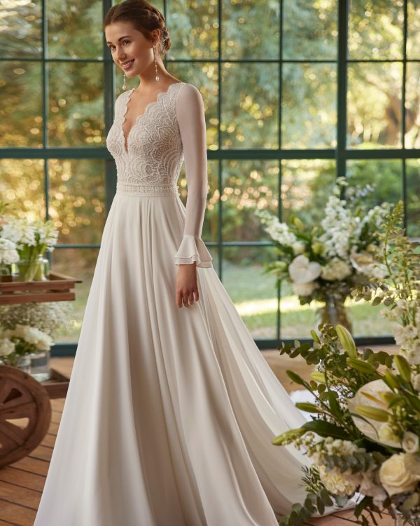 NEULA Wedding Dress Aire Barcelona Collection 2024| Paris Boutique