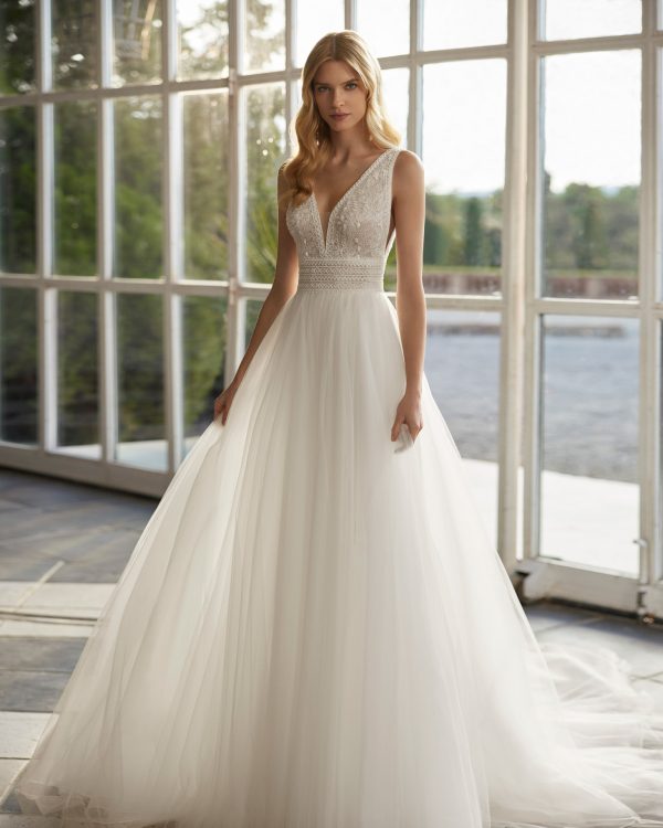 VEREDIA Wedding Dress Aire Barcelona Collection 2025| Paris Boutique