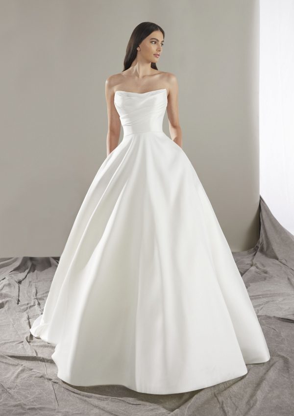 KEONI Wedding Dress Pronovias collection 2025| Boutique Paris