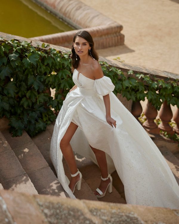 Robe de mariée DOBER ADRIANA ALIER collection 2025: Paris