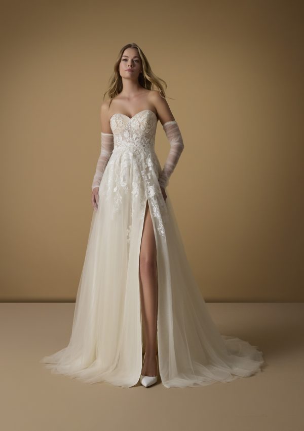 LYSINTHEA Nicole Wedding Dress collection 2025| Boutique Paris