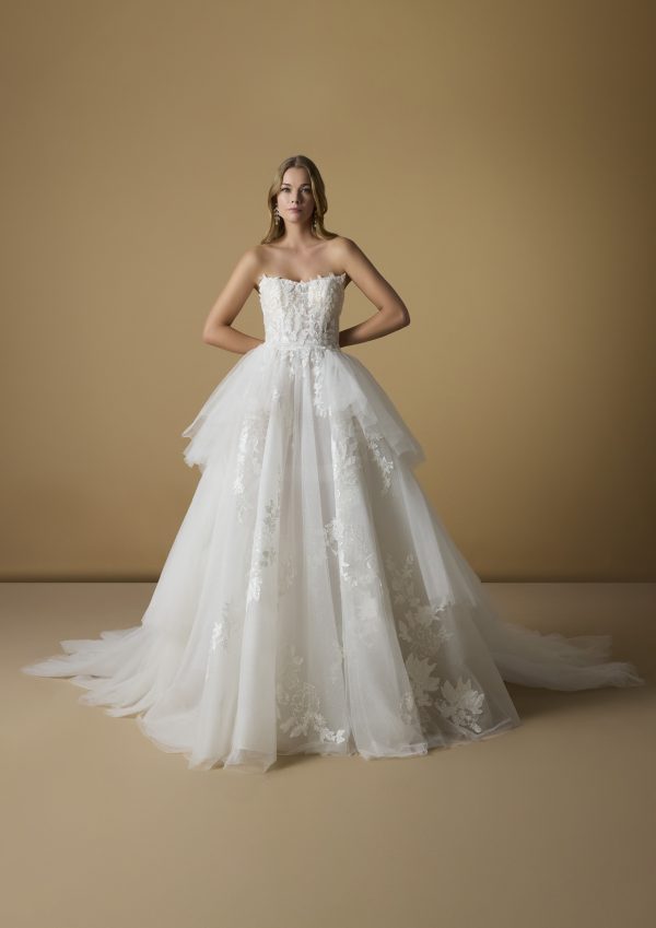 OIFE Nicole Wedding Dress collection 2025| Boutique Paris